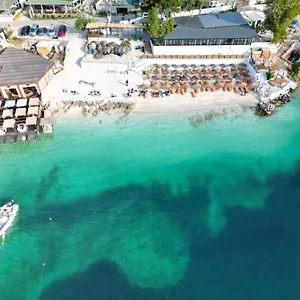 *** Hotel Esmerald Albania